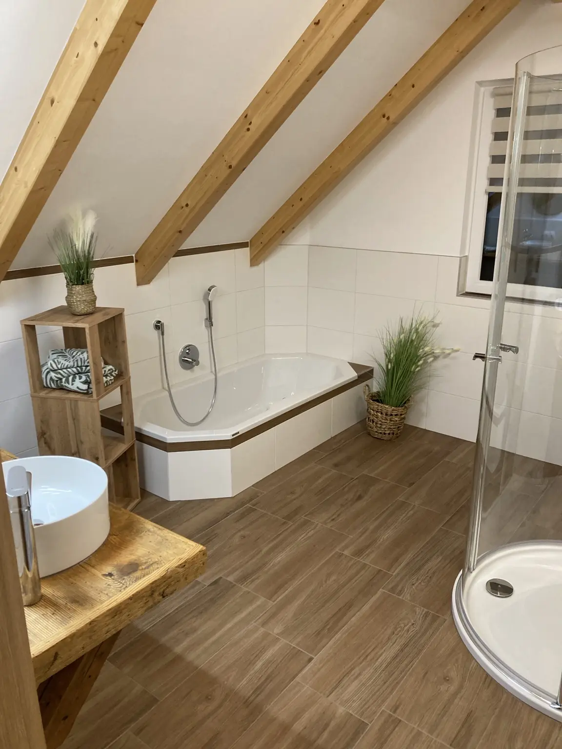 Badewanne & Dusche – Chalet Bergblick